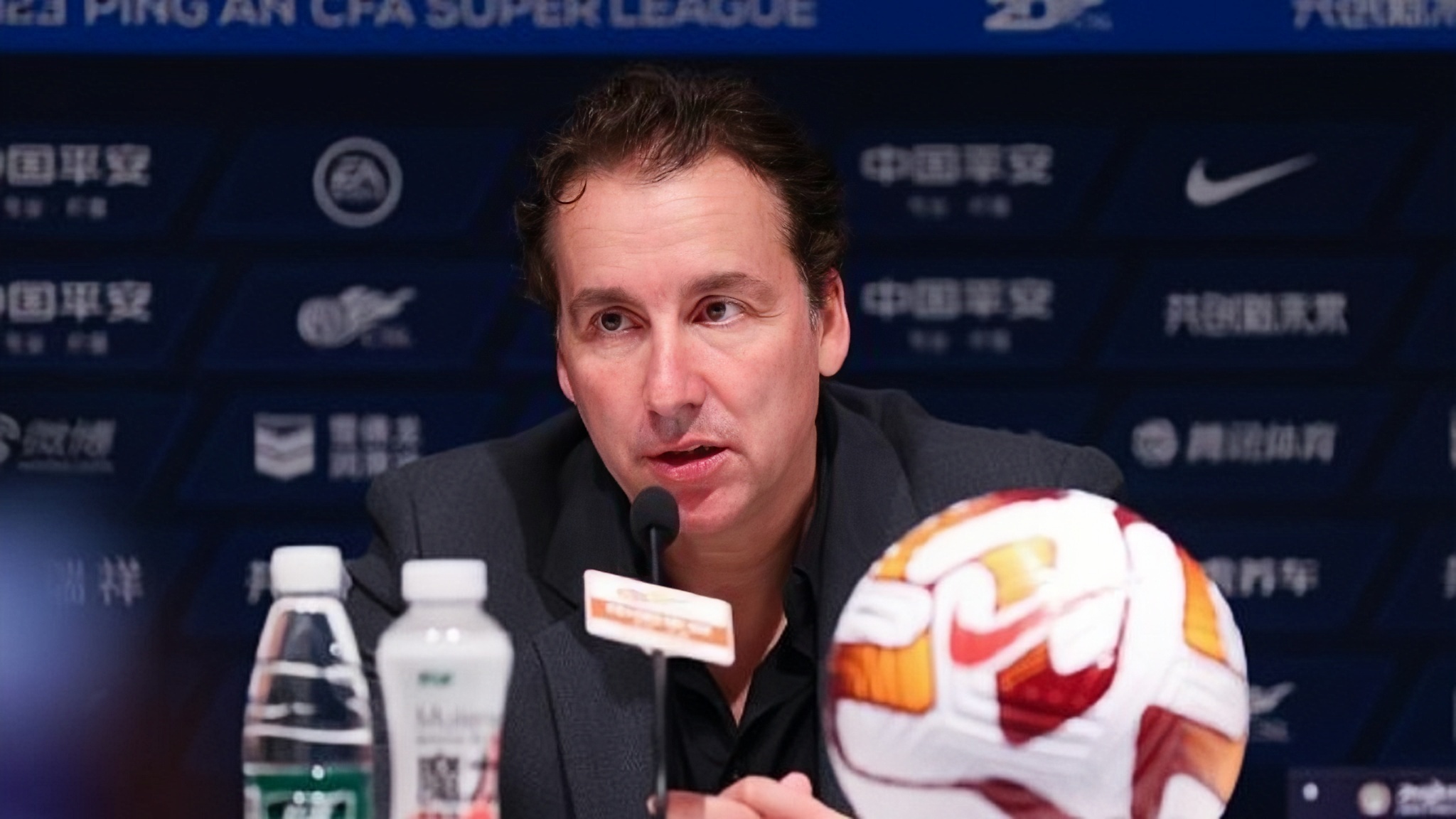 荷甲倒计时,浙江稠州集结日外线爆发,细节引发关注,质疑声仍在,轮换策略成焦点 荷甲倒计时,浙江稠州集结日外线爆发,细节引发关注,质疑声仍在,轮换策略成焦点