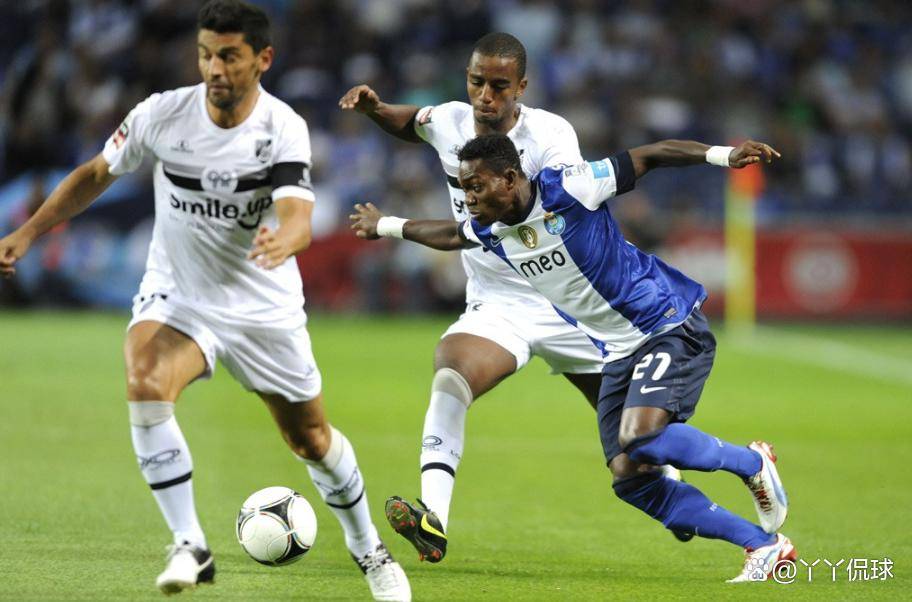 赛后NBA总决赛焦点战，波尔图防线松动，气氛紧张，更衣室氛围转暖